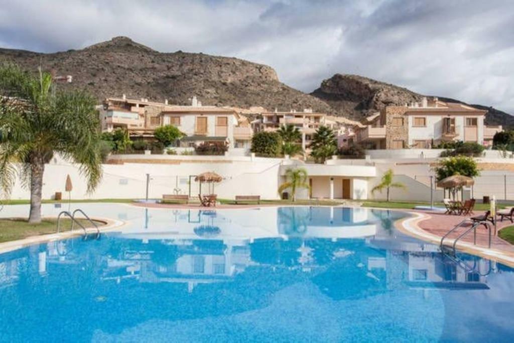 カーラ・デ・フィネストラットCasa Cerezosアパートメント エクステリア 写真